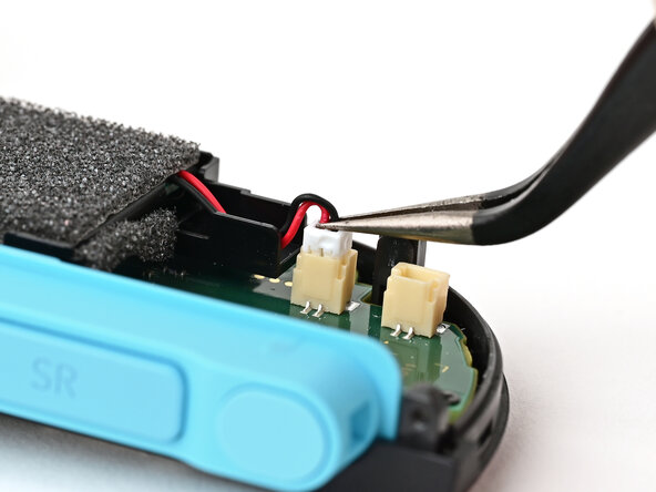 Joy-Con 2 (Left) Battery Replacement, Connect the battery: crwdns2935265:019crwdnd2935265:03crwdnd2935265:03crwdne2935265:0
