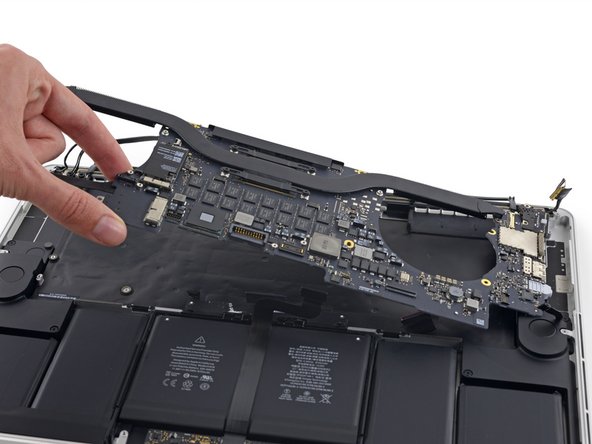 MacBook Pro 15" Retina Display Mid 2015 Left Speaker Replacement: crwdns2935265:040crwdnd2935265:03crwdnd2935265:03crwdne2935265:0