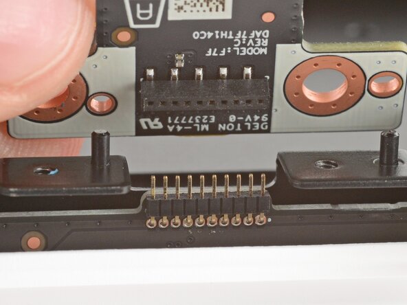 Steam Machine (2026) microSD Card Reader Replacement, Remove the microSD card reader: step 10, image 3 of 3