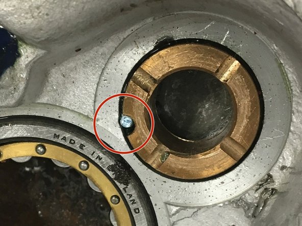 AJS/Matchless Lightweight Gearbox Overhaul, Fit the blanking plug and oil seal: crwdns2935265:015crwdnd2935265:02crwdnd2935265:03crwdne2935265:0