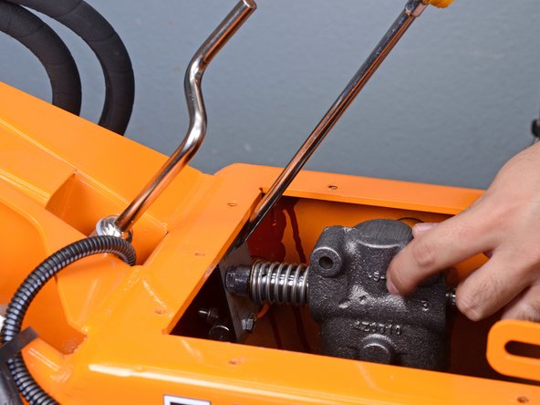 Barreto Tillers E1320HTRLR 2016 Actuator Valve Replacement: crwdns2935265:023crwdnd2935265:03crwdnd2935265:03crwdne2935265:0