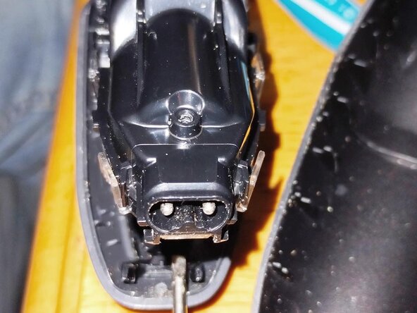 Philips Norelco AquaTouch S5090 Battery Pack replacement, Removing the Electronics and Charging section.: crwdns2935265:02crwdnd2935265:02crwdnd2935265:03crwdne2935265:0