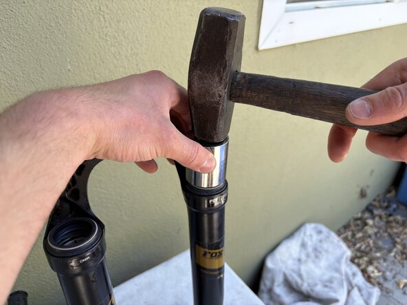 Fox32 Mountain Bike Front Air Suspension Fork Seal and Oil Replacement: étape 33, image 3 de 3