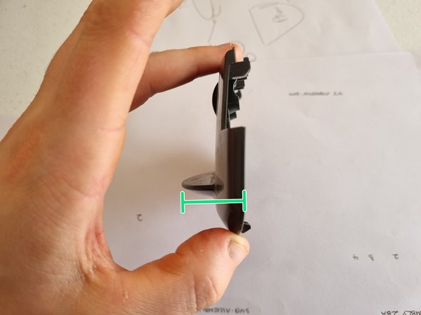 Midea FC307B Rice Cooker Teardown, Back cover: crwdns2935265:09crwdnd2935265:02crwdnd2935265:03crwdne2935265:0