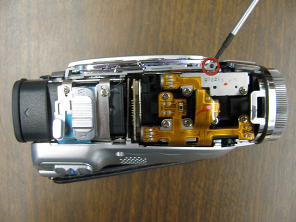 JVC GR-D290U LCD Screen Replacement: crwdns2935265:05crwdnd2935265:02crwdnd2935265:02crwdne2935265:0