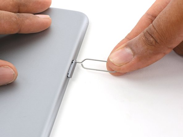 iPad mini 4 LTE Logic Board Replacement, Logic Board: crwdns2935265:033crwdnd2935265:02crwdnd2935265:03crwdne2935265:0