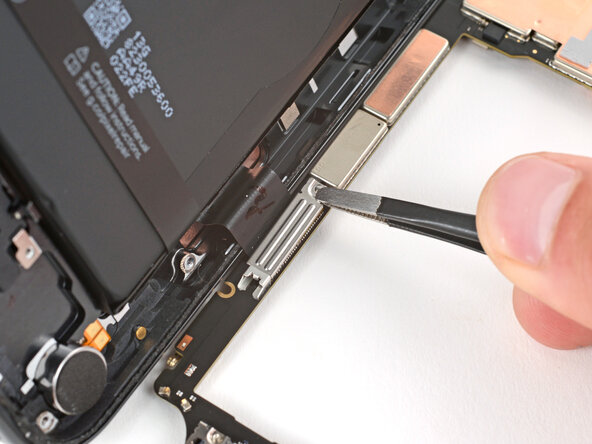 Google Pixel 9a Logic Board Replacement, Install the screen cable cover: passo 41, immagine 3 di 3