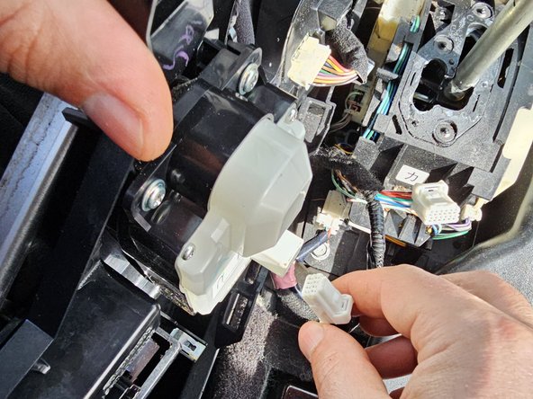 Infiniti Q50 Bottom Screen Display Replacement: crwdns2935265:07crwdnd2935265:02crwdnd2935265:02crwdne2935265:0