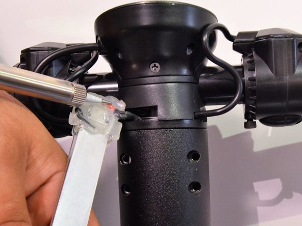 Hover-1 Folding E-Scooter LED Headlight Replacement: crwdns2935265:03crwdnd2935265:02crwdnd2935265:02crwdne2935265:0