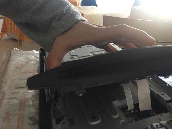 Sony BDV-NF620 Teardown, Optical drive: crwdns2935265:05crwdnd2935265:03crwdnd2935265:03crwdne2935265:0