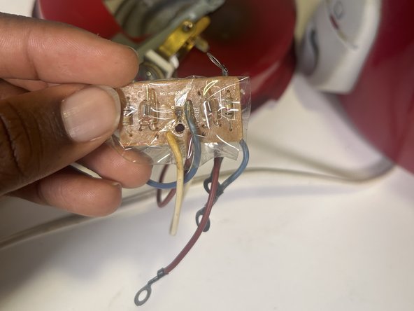 Oster Electric Rice Cooker 4722-000 Disassembly: crwdns2935265:08crwdnd2935265:03crwdnd2935265:03crwdne2935265:0