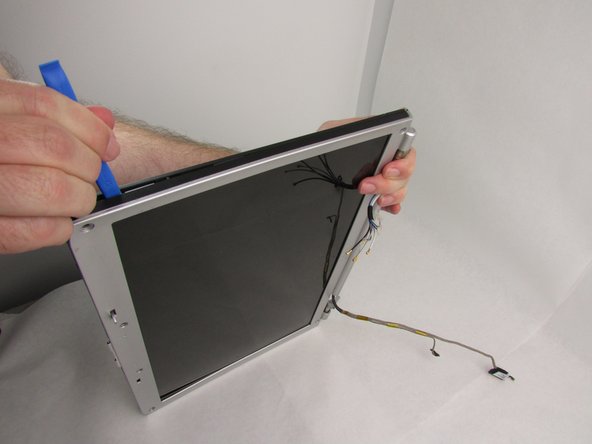 Dell Inspiron 1721 LCD Screen Replacement: step 10, image 2 of 3