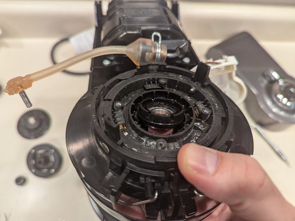 Nespresso Vertuo Evoluo Bearing Replacement, Remove sealed bearing unit: crwdns2935265:012crwdnd2935265:02crwdnd2935265:03crwdne2935265:0