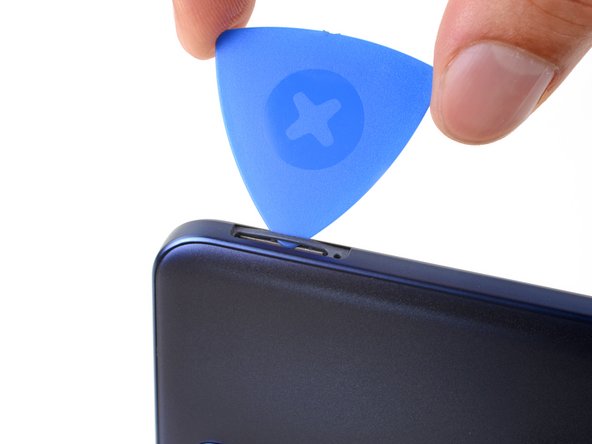 Nokia G310 5G Back Cover Replacement, Insert an opening pick: passo 3, immagine 3 di 3