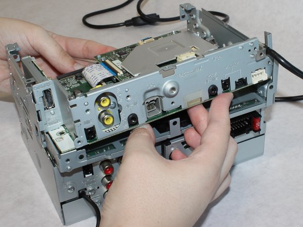 Kenwood DNX571HD GPS Antenna Connection Replacement: crwdns2935265:018crwdnd2935265:02crwdnd2935265:02crwdne2935265:0