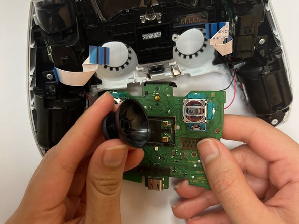 How to Fix Stick Drift for a PlayStation Dualsense Controller V1: crwdns2935265:014crwdnd2935265:03crwdnd2935265:03crwdne2935265:0