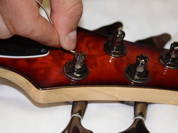 Ibanez 5 String Bass Model SR405QM Intonation Adjustment: crwdns2935265:07crwdnd2935265:01crwdnd2935265:01crwdne2935265:0