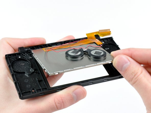 Nintendo DSi Upper LCD/Speakers Replacement: crwdns2935265:031crwdnd2935265:02crwdnd2935265:02crwdne2935265:0