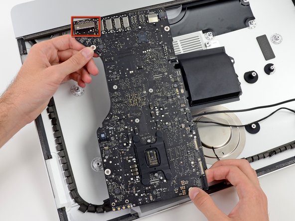 Upgrading iMac Intel 21.5" EMC 2544 RAM Memory, Logic Board: step 9, image 1 of 2