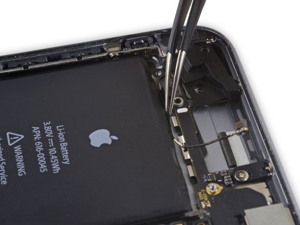 iPhone 6s Plus Top Left Wi-Fi Antenna Replacement: crwdns2935265:031crwdnd2935265:03crwdnd2935265:03crwdne2935265:0