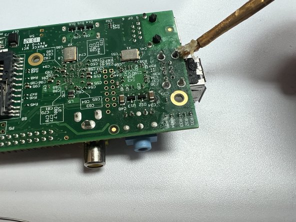 Raspberry Pi Model B Revision 2.0 USB Port Replacement: crwdns2935265:010crwdnd2935265:02crwdnd2935265:02crwdne2935265:0