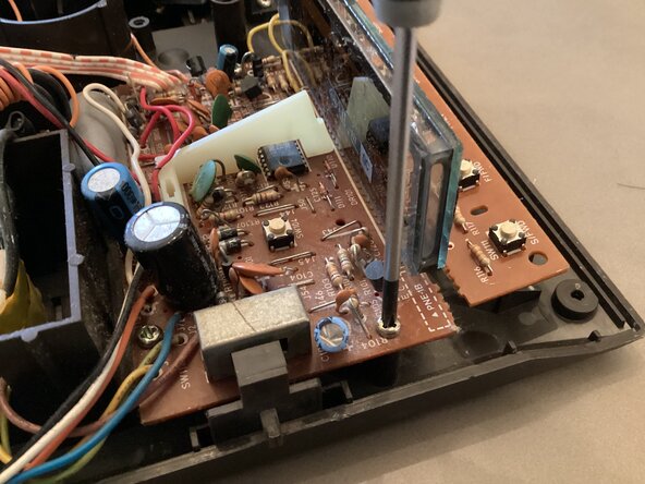 1976 General Electric Clock Radio Teardown: crwdns2935265:06crwdnd2935265:01crwdnd2935265:03crwdne2935265:0