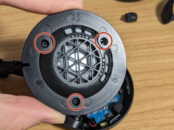 JBL Tune 510BT Ear cup holder replacement, Unscrew the speaker: crwdns2935265:00crwdnd2935265:01crwdnd2935265:02crwdne2935265:0