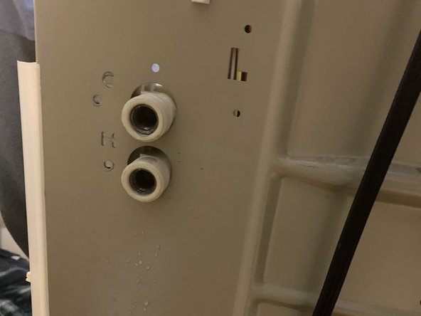 Kenmore 80 Series Washer Water Inlet Valve Replacement, Remove mounting screws: crwdns2935265:09crwdnd2935265:03crwdnd2935265:03crwdne2935265:0