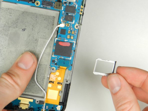 Nexus 4 Motherboard Replacement, Motherboard: crwdns2935265:014crwdnd2935265:03crwdnd2935265:03crwdne2935265:0