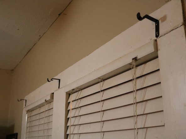 How to Replace a Curtain Rod: 6 단계, 이미지 2개 중 2개