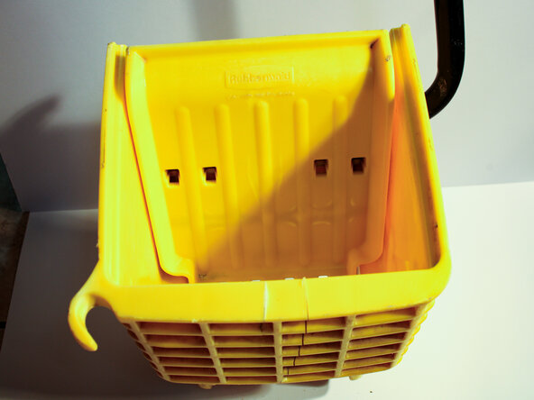 Rubbermaid Wavebrake Mop Bucket Wringer Torsion Spring Replacement, Mop Bucket Wringer Torsion Spring: 手順 1、 3の画像 1