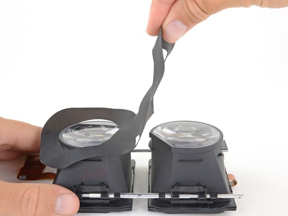 HTC Vive Cosmos Lens and LCD Frame Replacement, Remove the lens gasket: crwdns2935265:025crwdnd2935265:02crwdnd2935265:03crwdne2935265:0