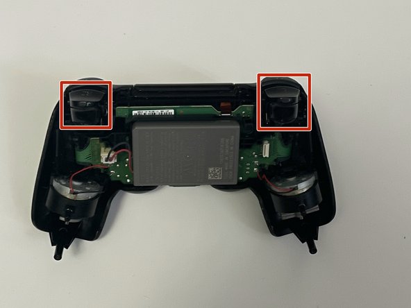 How to Clean The R2 and L2 Buttons on a Dualshock 4 CUH-ZCT2 Controller: crwdns2935265:06crwdnd2935265:03crwdnd2935265:03crwdne2935265:0