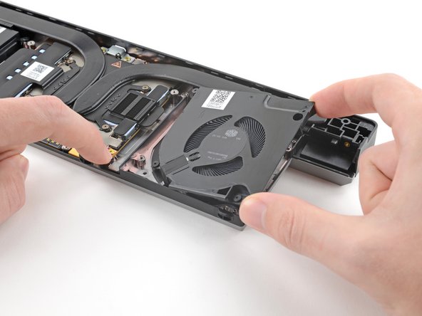 Framework Laptop 16" Graphics Module Fan Replacement, Remove the fan: 步骤 18 中的图像 2，3