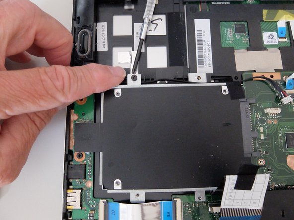 ASUS VivoBook S300C keyboard Replacement, Removing the harddrive: crwdns2935265:06crwdnd2935265:03crwdnd2935265:03crwdne2935265:0