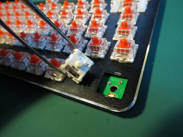 Kogan RGB Mechanical Keyboard Teardown, Remove key springs: crwdns2935265:05crwdnd2935265:03crwdnd2935265:03crwdne2935265:0