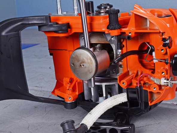 Echo Chain Saw CS4910 2020 Piston Assembly Replacement, Remove the piston pin: crwdns2935265:040crwdnd2935265:02crwdnd2935265:03crwdne2935265:0