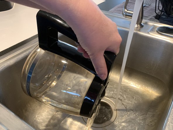 Descaling a Cuisinart 12-Cup Coffee Maker: crwdns2935265:07crwdnd2935265:03crwdnd2935265:03crwdne2935265:0