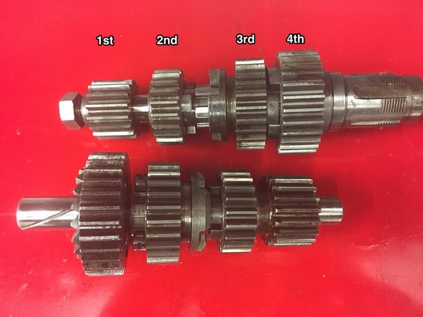 AJS/Matchless Lightweight Gearbox Overhaul, Inspect the gears (1): crwdns2935265:020crwdnd2935265:02crwdnd2935265:03crwdne2935265:0