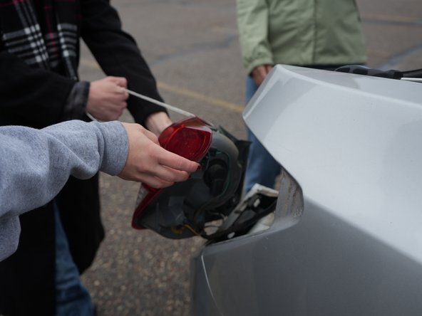 2014 Chevy Cruze Taillight Bulb Replacement: crwdns2935265:08crwdnd2935265:02crwdnd2935265:02crwdne2935265:0