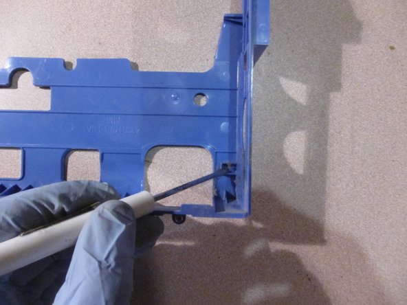 How to disassemble and clean your Roomba 560: шаг 34, изображение 2 из 3