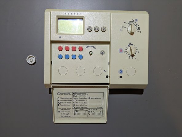 Viessmann 7450156 Backup Battery Replacement, Remove the encoder knob: crwdns2935265:06crwdnd2935265:03crwdnd2935265:03crwdne2935265:0