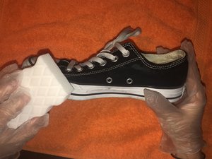 Ajustarse carril láser Cómo reparar la suela de una zapatilla Converse - Guía de reparación iFixit