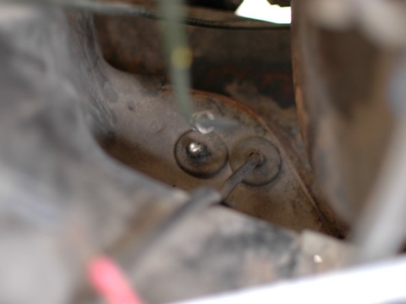 Mercedes W123 Brake Line, Front Driver's Side Replacement: crwdns2935265:05crwdnd2935265:02crwdnd2935265:02crwdne2935265:0