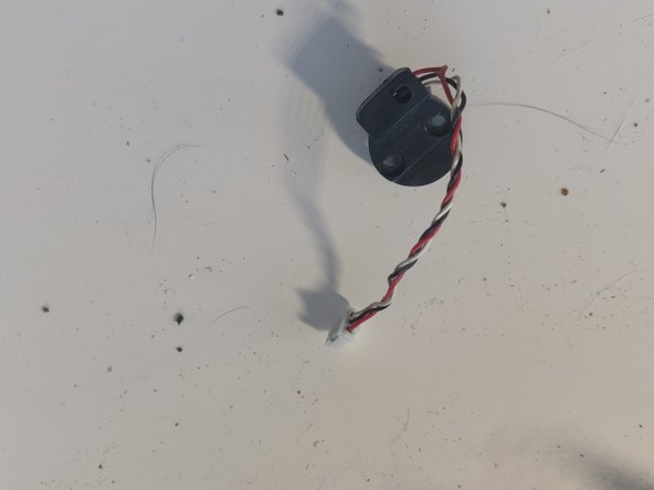 iRobot Roomba 560 Motherboard Replacement, Remove sensor and replace board: 27 단계, 이미지 2개 중 2개