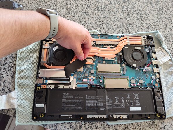 Asus TUF Gaming A15 FA506QM Back Cover Replacement: crwdns2935265:04crwdnd2935265:02crwdnd2935265:03crwdne2935265:0