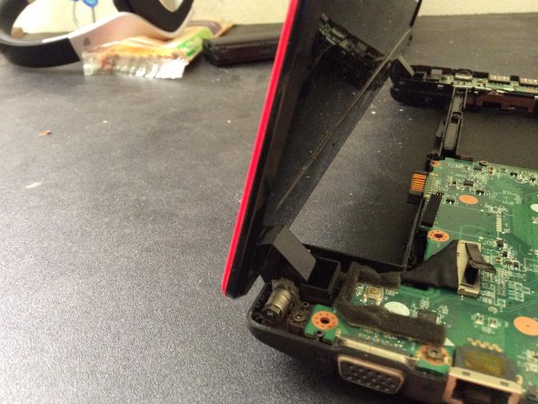 acer aspire one 725 Teardown, So far we gone: crwdns2935265:012crwdnd2935265:02crwdnd2935265:03crwdne2935265:0