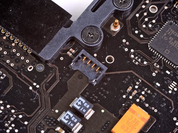 MacBook Pro 17" Unibody Left Fan Replacement, Left Fan: crwdns2935265:04crwdnd2935265:02crwdnd2935265:03crwdne2935265:0