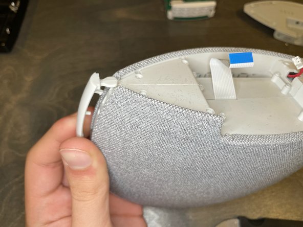 Hatch Restore Teardown, Outer Button Ring: 8 단계, 이미지 3개 중 2개