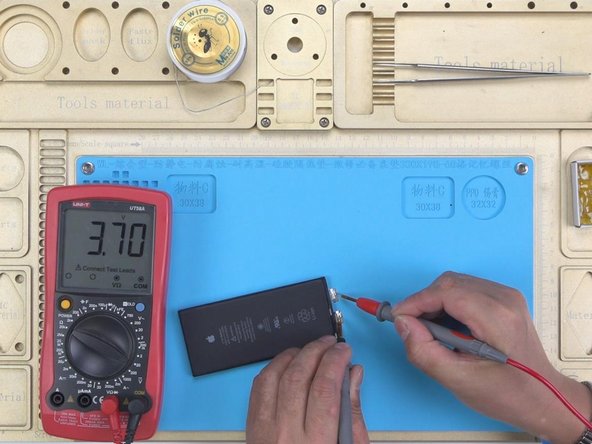 Reuse Old Batteries As A Power Bank, Solder the terminals: crwdns2935265:03crwdnd2935265:03crwdnd2935265:03crwdne2935265:0